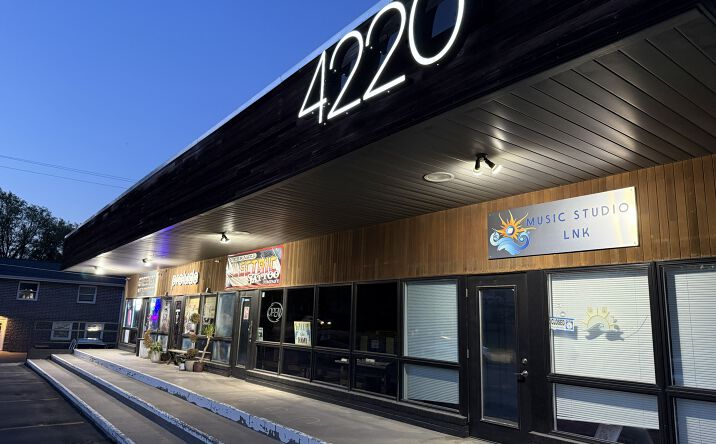 Pictures of Retail, Office property located at 4220 South 33rd Street, Lincoln, NE 68506 for lease - image #1