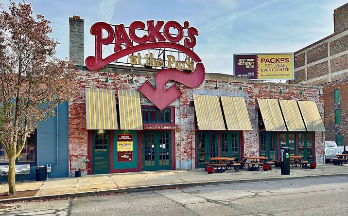 Pictures of Restaurant property located at 7 S Superior Street, Toledo, OH 43604 for lease - image #1