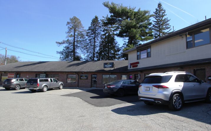 Pictures of Retail, Office property located at 4 LOWELL RD, NORTH READING, MA 01864-1691 for lease - image #1