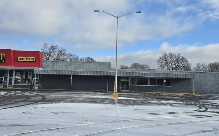 Pictures of Retail, Land property located at 1105 BROADWAY ST, ELMIRA, NY 14904-2504 for lease - image #1