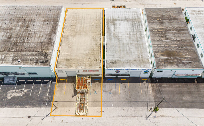 Pictures of Industrial property located at 3585 East 10th Court, Hialeah, FL 33013 for lease - image #1