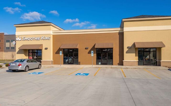 Pictures of Retail property located at 1440-1446 N Douglas Street, Lee's Summit, MO 64086 for lease - image #1