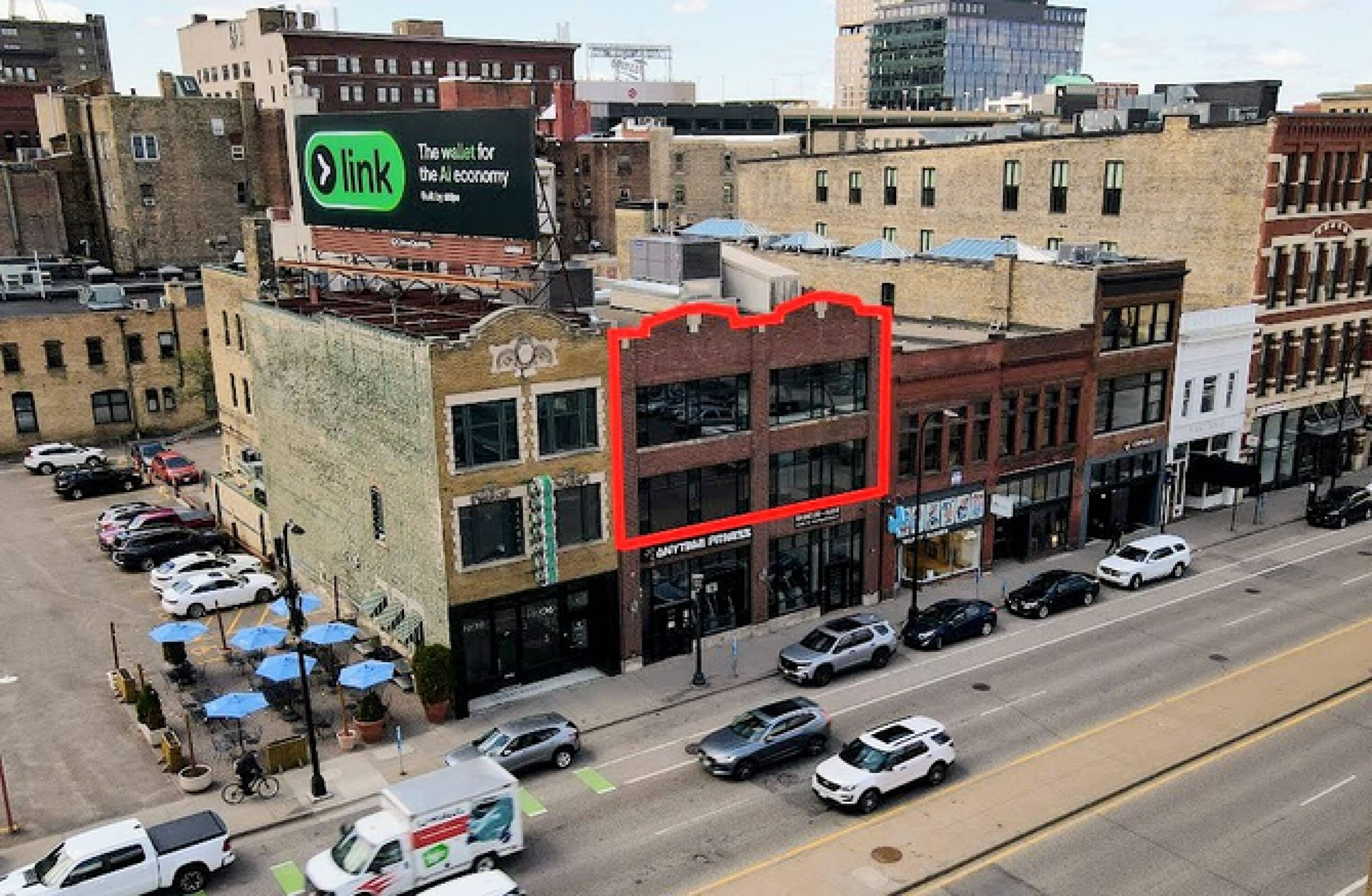 111 Washington Ave N photo 9