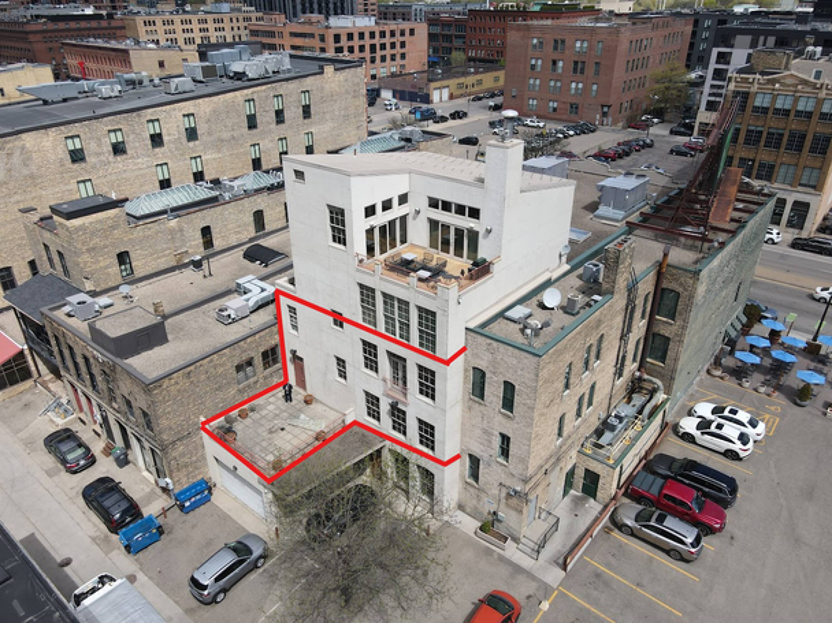 111 Washington Ave N photo 4