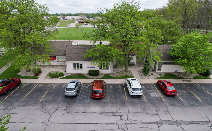 Pictures of Office property located at 6038 E State Blvd, Fort Wayne, IN 46815 for lease - image #1