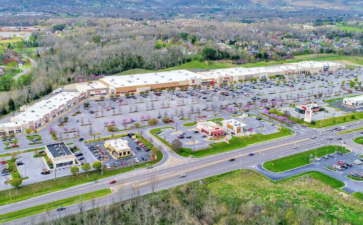 Pictures of Retail property located at 2626 East Stone Drive, Kingsport, TN 37660 for lease - image #1