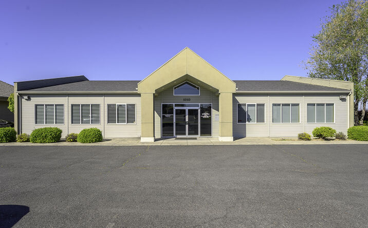 Pictures of Retail, Office, Special Purpose property located at 1010 S PIONEER WAY, MOSES LAKE, WA 98837-4411 for lease - image #1