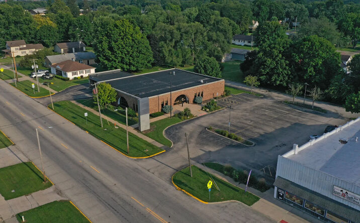 Pictures of Retail property located at 324 E Main St, Knoxville, IL 61448 for lease - image #1