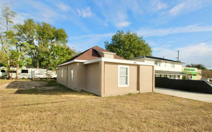 Pictures of Retail, Office, Special Purpose property located at 610 Dundee Rd, #1, Dundee, FL 33838 for lease - image #1