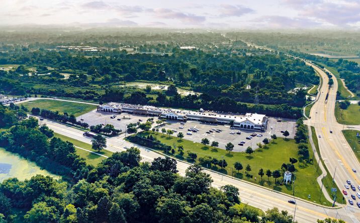 Pictures of Retail property located at 401 N Riverside Dr, Gurnee, IL 60031 for lease - image #1