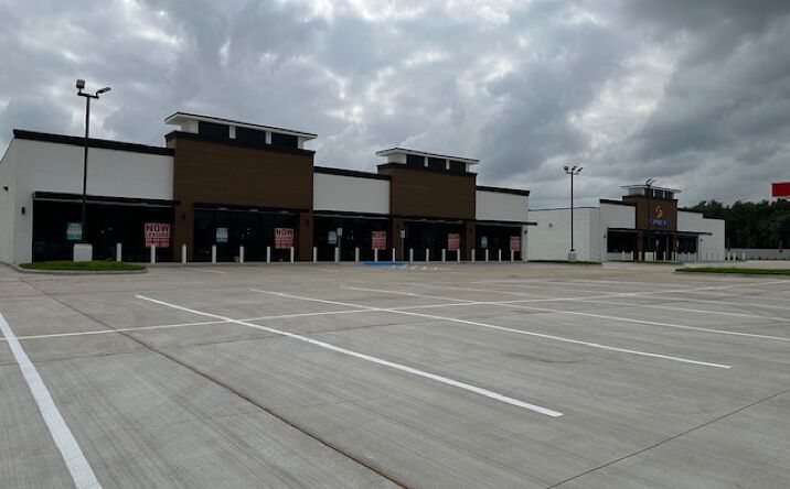 Pictures of Retail, Restaurant property located at 11805 Veterans Memorial Drive, Houston, TX 77067 for lease - image #1