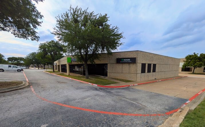 Pictures of Retail, Office, Industrial property located at 2115 East Division Street, Arlington, TX 76011 for lease - image #1