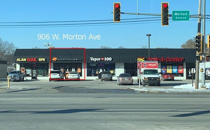 Pictures of Office, Retail property located at 906 W MORTON Avenue, Jacksonville, IL 62650 for lease - image #1