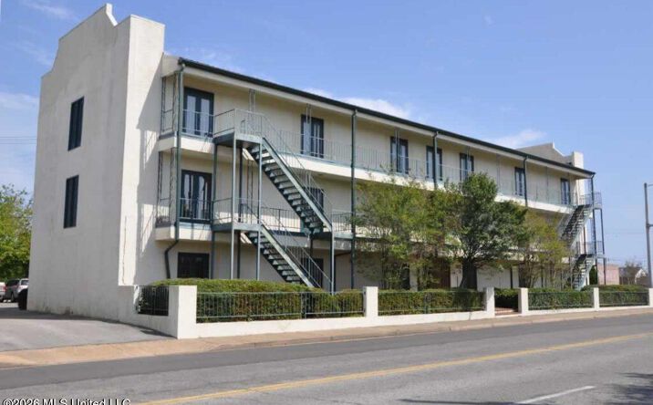 Pictures of Office property located at 178 Main Street, Biloxi, MS 39530 for lease - image #1