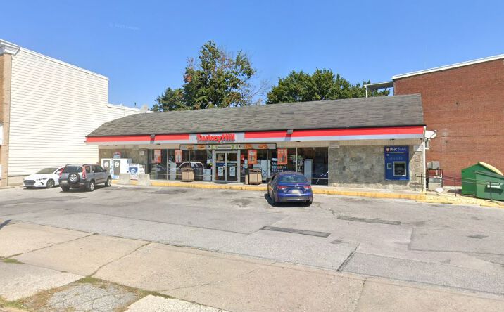 Pictures of Retail property located at 209 Carlisle Avenue, York, PA 17404 for lease - image #1