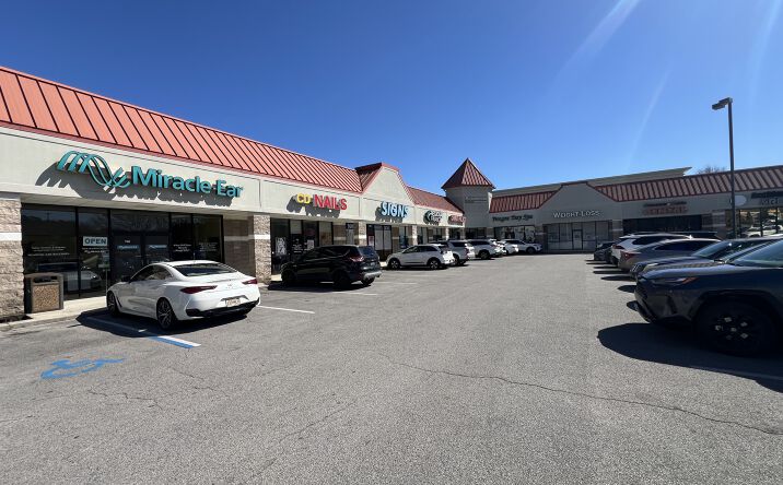 Pictures of Retail property located at 1930 EDWARDS LAKE RD, CENTER POINT, AL 35235-3718 for lease - image #1