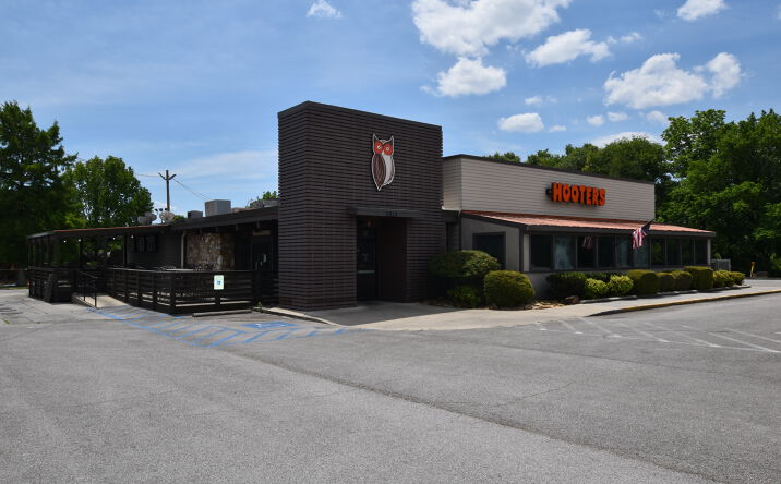 Pictures of Retail, Land, Restaurant property located at 5912 BRAINERD RD, CHATTANOOGA, TN 37421-3501 for lease - image #1