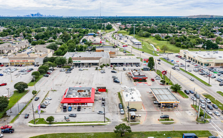 Pictures of Retail property located at 10 Uvalde Road, Houston, TX 77015 for lease - image #1