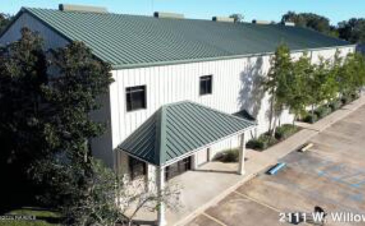 Pictures of Industrial, Office property located at 2111 W Willow Street, Lafayette, LA 70507 for lease - image #1