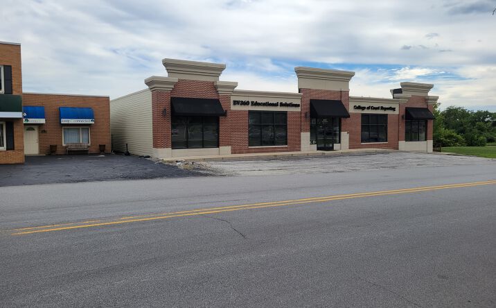 Pictures of Retail, Office property located at 455 West Lincolnway, Valparaiso, IN 46385 for lease - image #1