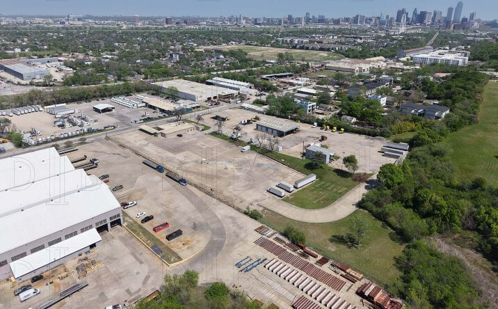 Pictures of Retail, Office, Industrial property located at 1936 W. Commerce St., Dallas, TX 75208 for lease - image #1