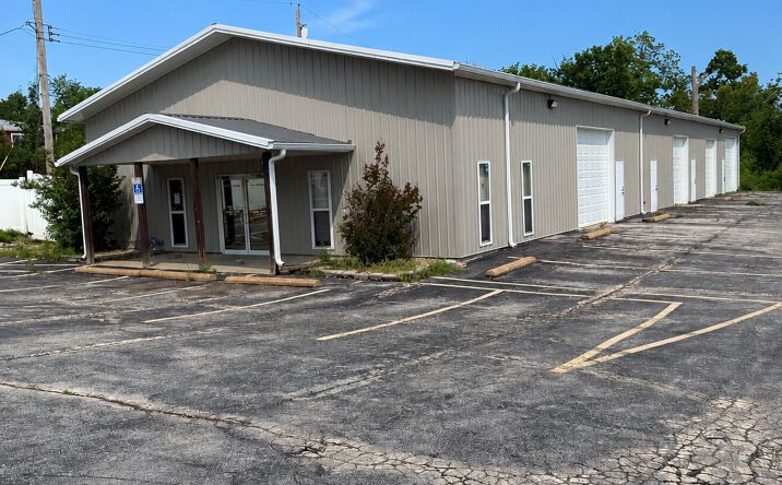 Pictures of Office, Industrial property located at 2010 KEY W DR, ARNOLD, MO 63010-1250 for lease - image #1