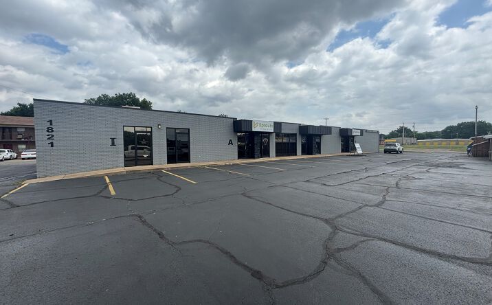 Pictures of Retail, Office property located at 1821 Phoenix Avenue, Fort Smith, AR 72901 for lease - image #1