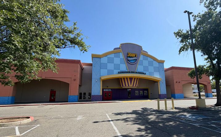 Pictures of Retail property located at 384 North Sunrise, Roseville, CA 95661 for lease - image #1