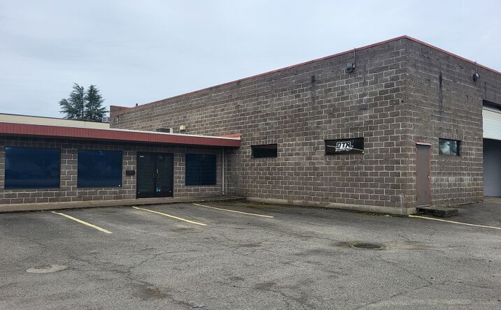 Pictures of Office, Industrial property located at 1810 Commercial St NE, Salem, OR 97301 for lease - image #1