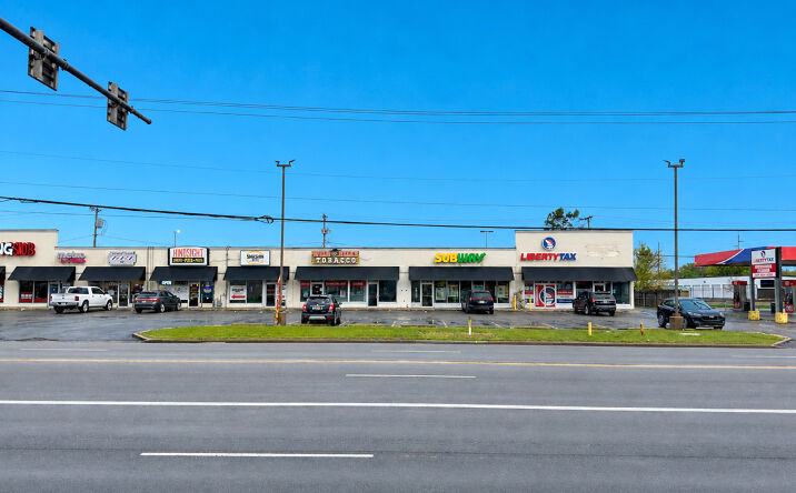 Pictures of Retail property located at 1722 - 1734 W. Laskey Road, Toledo, OH 43613 for lease - image #1