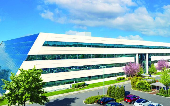 Pictures of Office property located at 1000 Woodbury Road, Woodbury, NY 11797 for lease - image #1