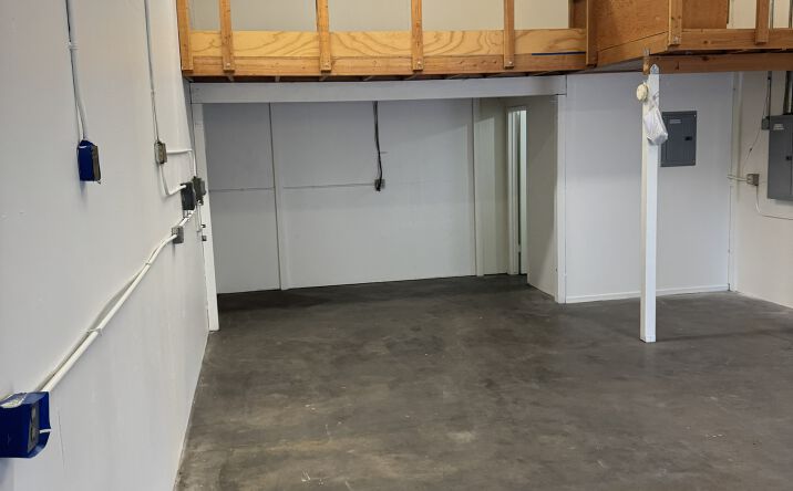 Pictures of Industrial property located at 5979 Reseda Boulevard, Los Angeles, CA 91356 for lease - image #1