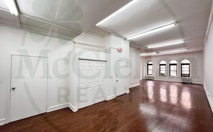 Pictures of Office property located at 6th Ave, New York, NY 10018 for lease - image #1