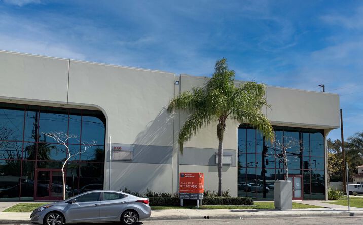 Pictures of Industrial property located at 11938 S La Cienega Blvd, Inglewood, CA 90304 for lease - image #1