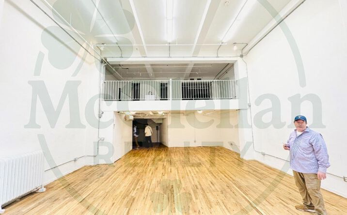 Pictures of Office property located at West 27th Street, New York City, NY 10010-4400 for lease - image #1