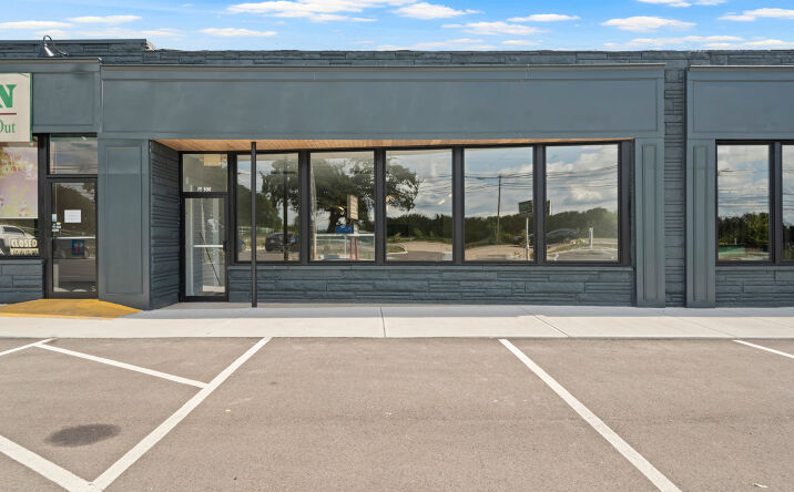 Pictures of Retail, Office, Restaurant property located at 6821/6847 Dayton Springfield Rd, Enon, OH 45323-1414 for lease - image #1