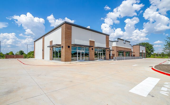 Pictures of Retail, Office property located at 4004 East US Highway 377, Granbury, TX 76049 for lease - image #1