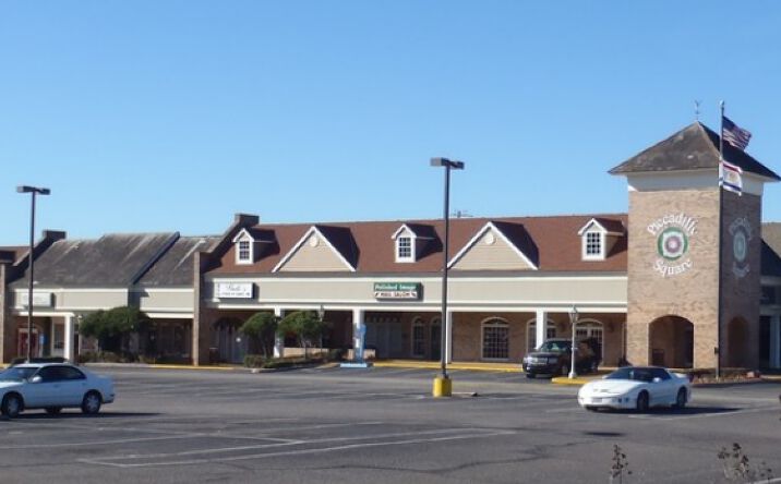 Pictures of Retail property located at 6345 Airport Boulevard, Mobile, AL 36608 for lease - image #1