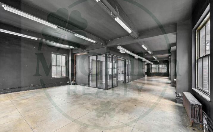 Pictures of Retail, Office property located at West 40th Street, New York, NY 10018 for lease - image #1