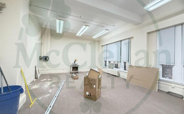 Pictures of Office property located at 286 5th Avenue, New York, NY 10001 for lease - image #1