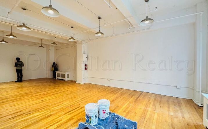 Pictures of Retail, Office property located at WEST 37th #1160, New York, NY 10018 for lease - image #1