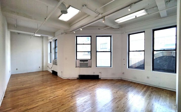 Pictures of Office property located at West 37th Street, New York City, NY 10018 for lease - image #1