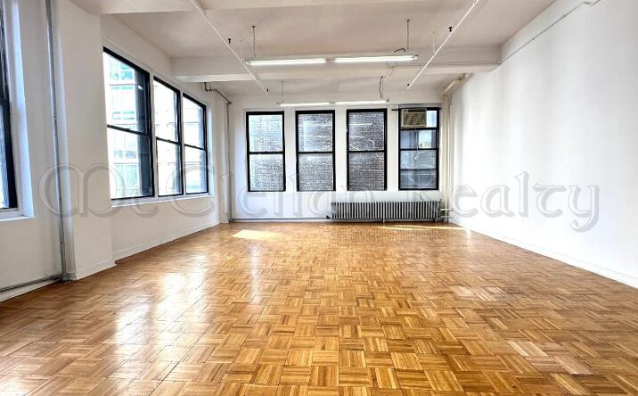 Pictures of Office property located at West 38th Street, New York, NY 10018 for lease - image #1