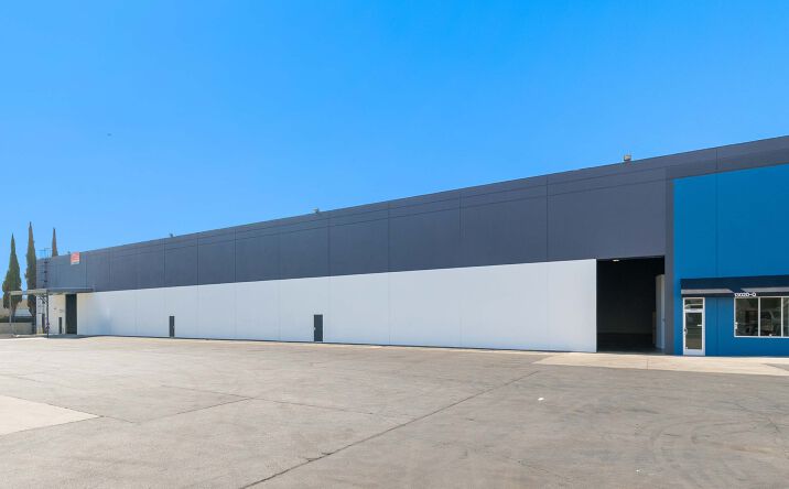 Pictures of Industrial property located at 13020 Yukon Ave, Unit Q, Hawthorne, CA 90250 for lease - image #1