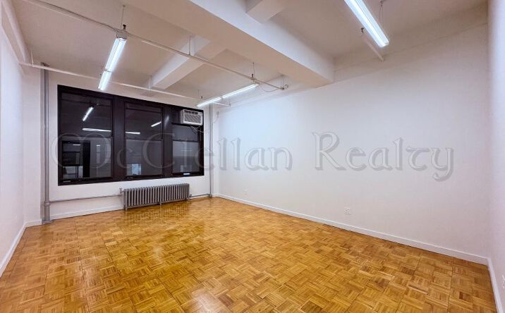 Pictures of Office property located at West 38th St, New York City, NY 10018 for lease - image #1