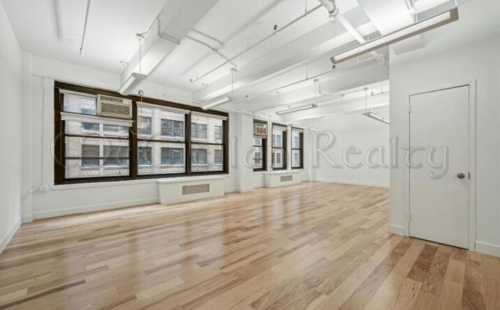 Pictures of Office property located at WEST 35th St, New York, NY 10001 for lease - image #1
