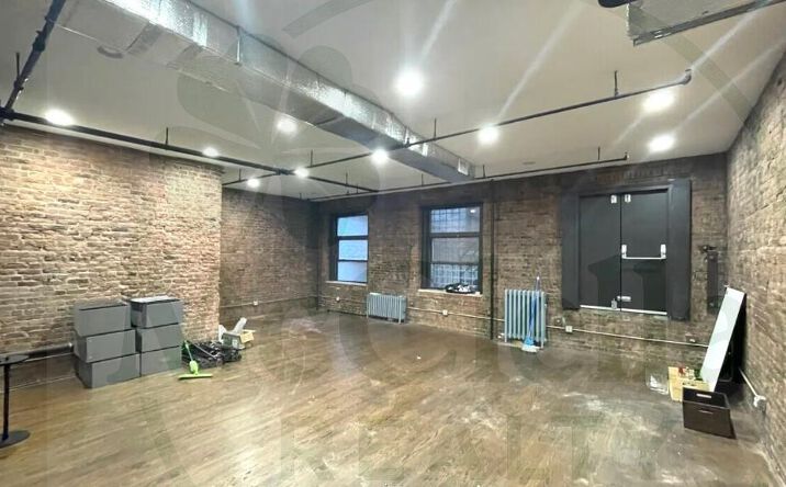 Pictures of Retail, Office property located at WEST 37th St, New York, NY 10018 for lease - image #1