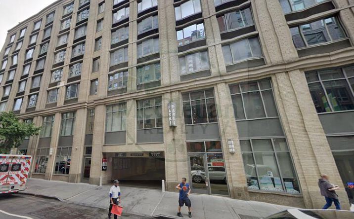 Pictures of Retail, Office property located at West 37th, New York, NY 10018 for lease - image #1