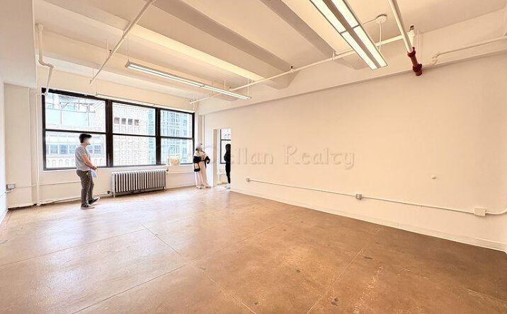 Pictures of Retail, Office property located at WEST 38th St, New York, NY 10001 for lease - image #1