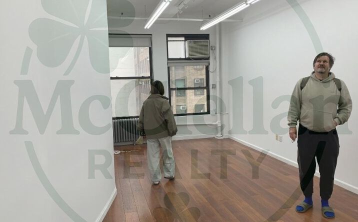 Pictures of Retail, Office property located at West 37th Street, New York, NY 10036 for lease - image #1